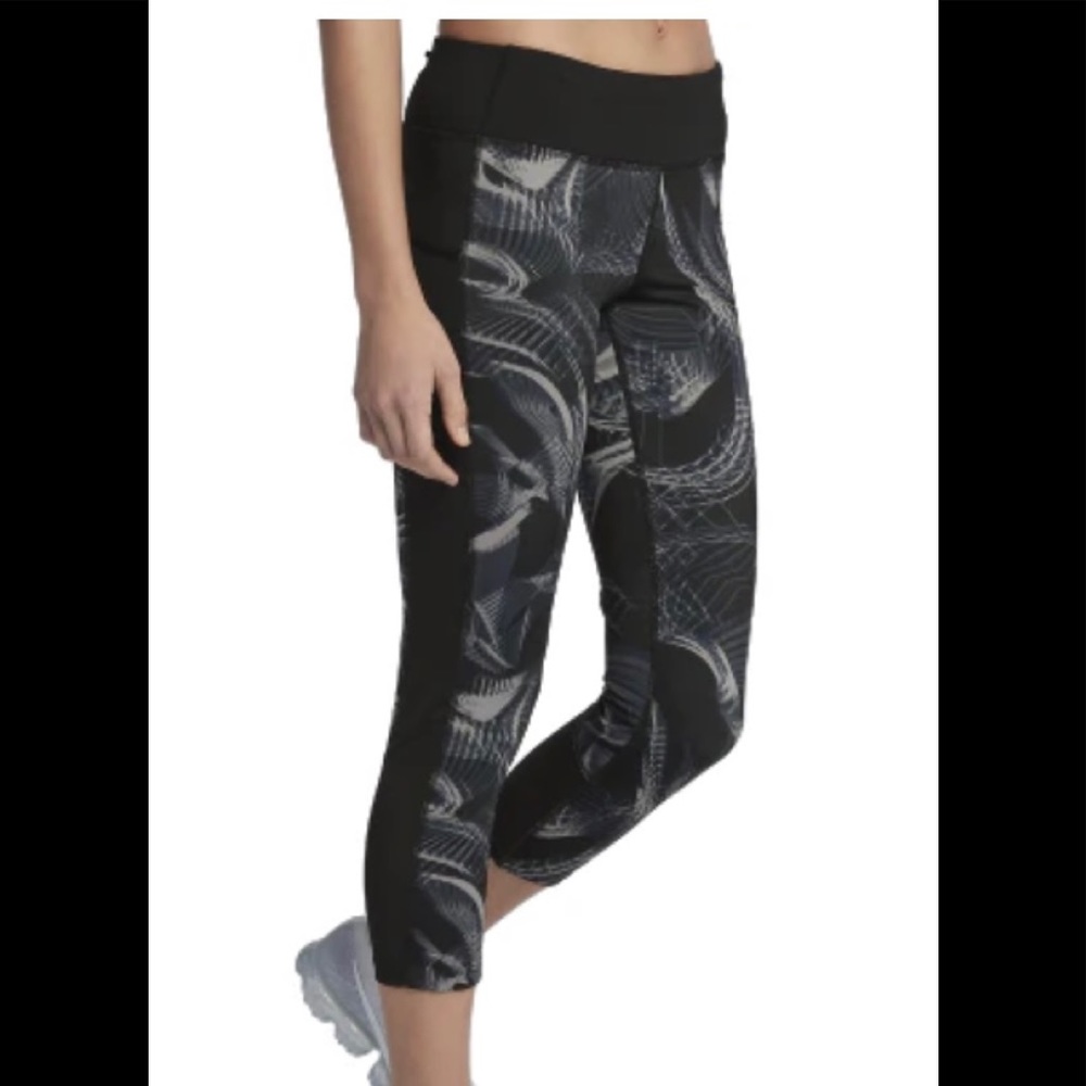 Nike DRI-FIT CROP RACER NWOT
